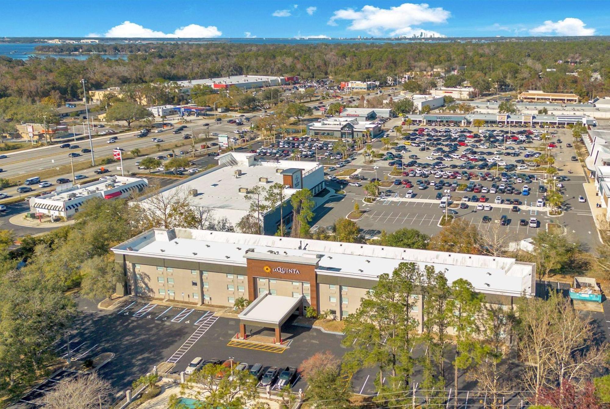 La Quinta Inn & Suites By Wyndham Jacksonville Mandarin Dış mekan fotoğraf